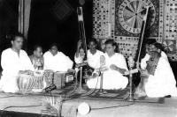 Chidanand Nagarkar with Shashi Bellare on tabla